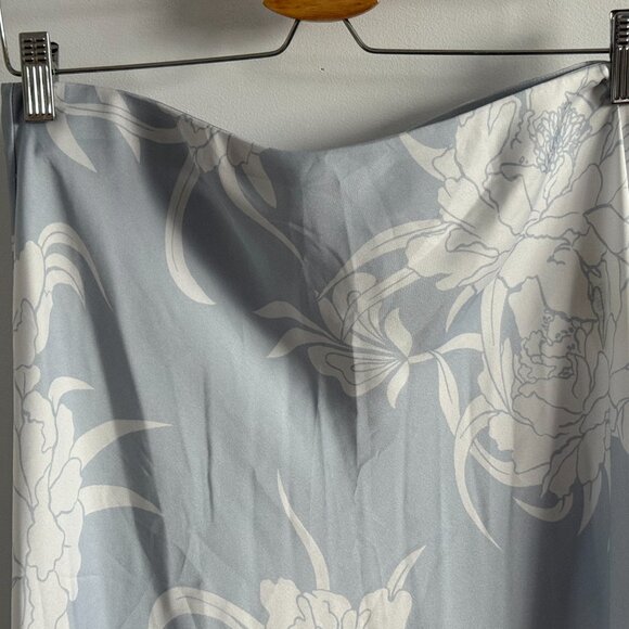 Aritiza Babaton satin slip midi skirt in colour cement bl/summer snow size 12 - Picture 7 of 9